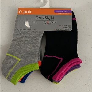Danskin Now 6 pair girls socks M 10 1/2-4